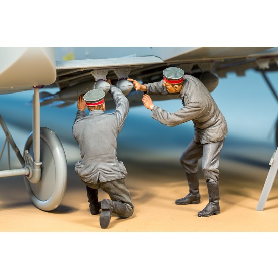 1/32 German Bomber Ground Personnel N.1 (2 figures)