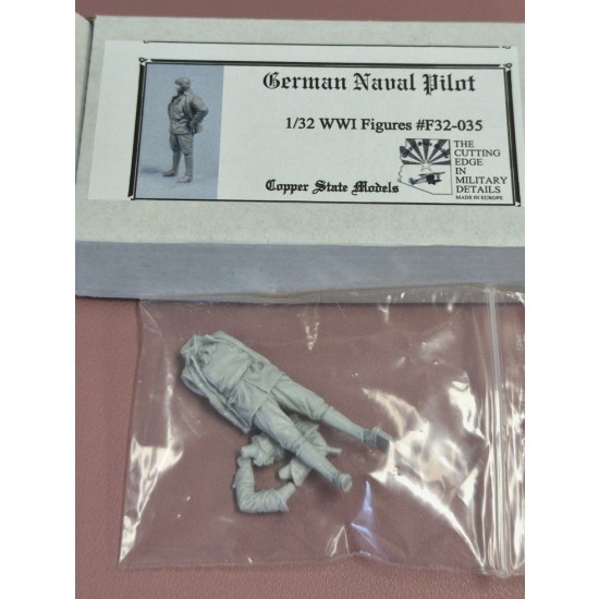 1/32 German Naval Pilot Standing Figure