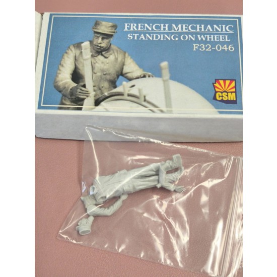 1/32 French Mechanic On A Wheel