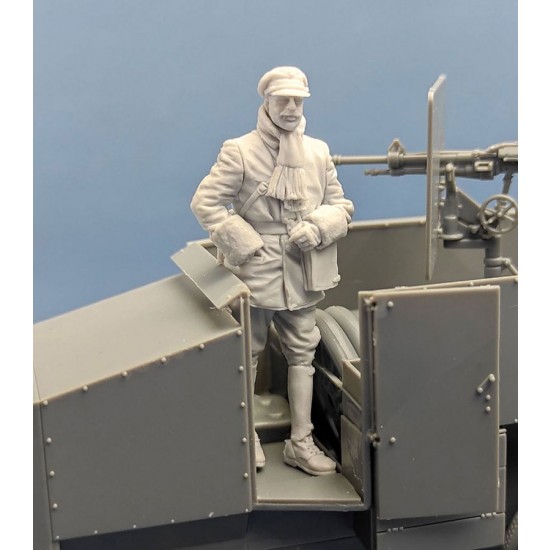 1/35 French Marine Armoured Car Officer