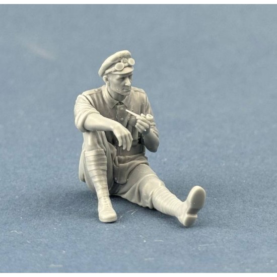 1/35 British Dispatch Rider Smoking Pipe