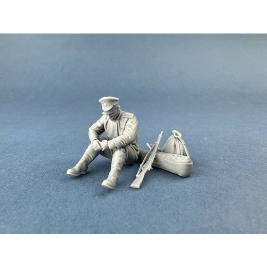 1/35 Imperial Russian Army Soldier Tired
