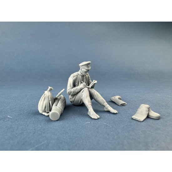 1/35 Imperial Russian Army Soldier A Letter Home