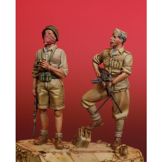 1/35 WWII Italian Army Libya 1941 (2 figures)