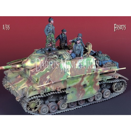 1/35 Panzer IV/70 Crew & Accessories