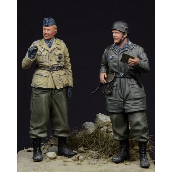 1/35 German Fallschirmjagers, Crete 1941 (2 figures)