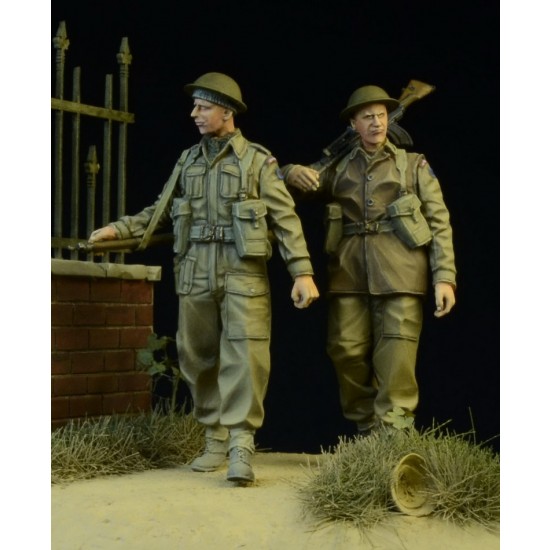 1/35 British/Commonwealth Infantry Walking 1942-1945 (2 figures)