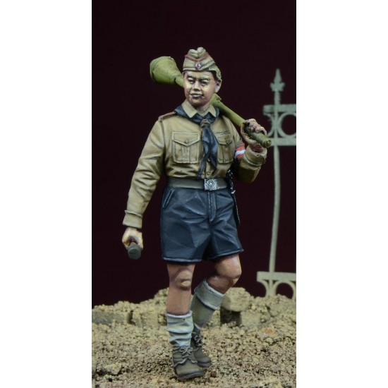 1/35 Hitlerjugend Boy No.1 in Germany 1945 (1 Figure)