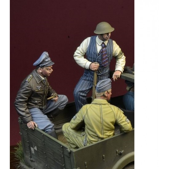 1/35 "Under Guard" Battle of Britain 1940 (3 figures)