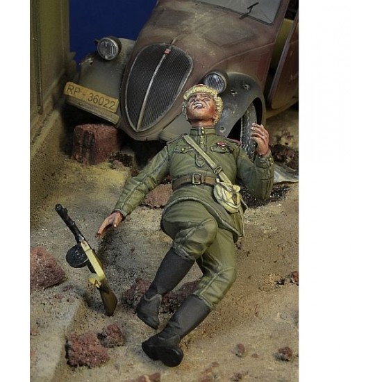 1/35 Just Shot Soviet Trooper, Berlin 45