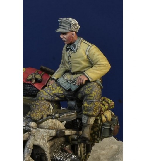 1/35 Waffen SS soldier, Hungary 1945 (for backseat)
