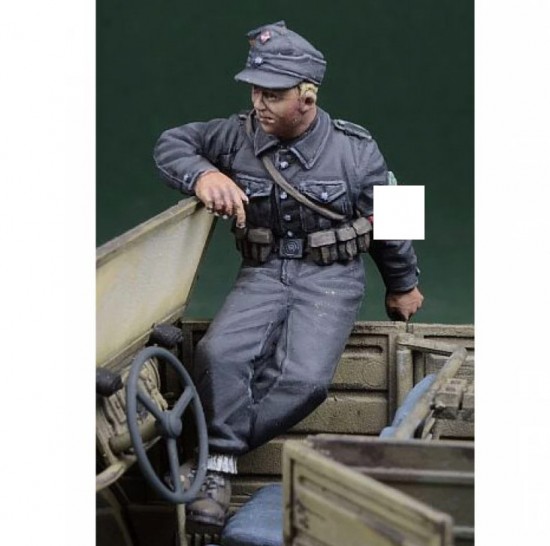 1/35 Hitlerjugend Boy Germany 1945