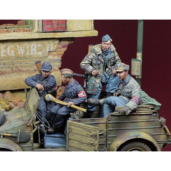1/35 Kubelwagen Crew vol. 2 Berlin 1945 (4 figures set)