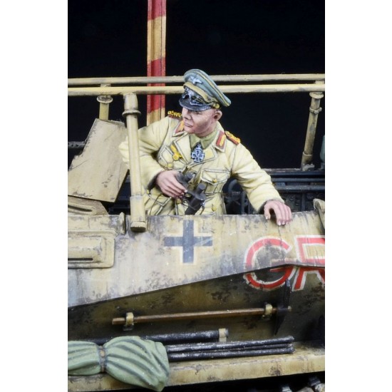 1/35 Erwin Rommel for Sdkfz 250/3 Greif