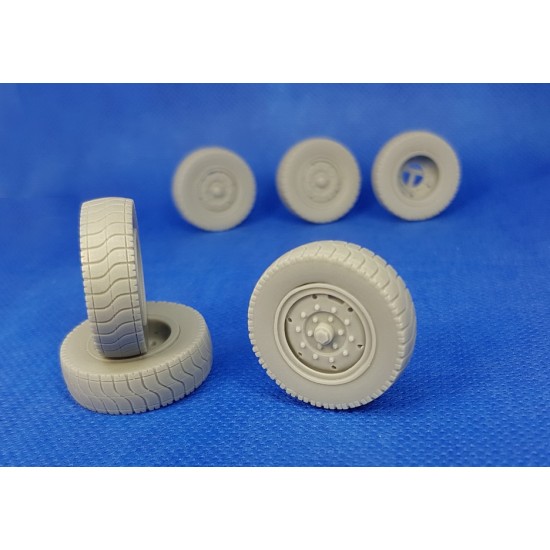 1/35 Rolls-Royce Motor Cars Wheels (Sand Tyres)