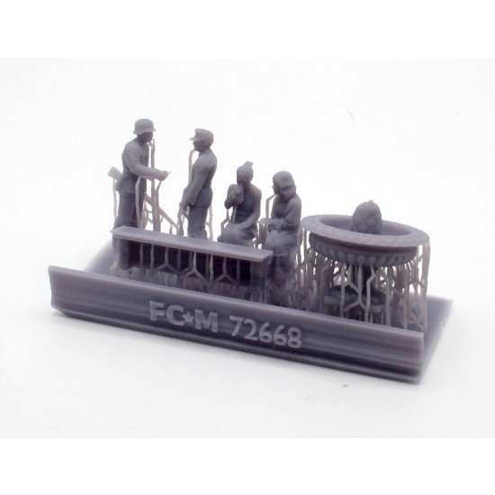 1/72 ''The Park'' Figures Scene