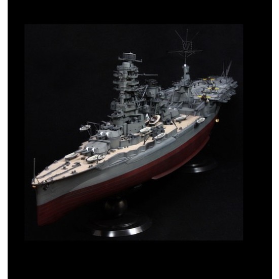 1/350 IJN Aircraft Carrier Ise w/Aichi E16A Zuiun 18
