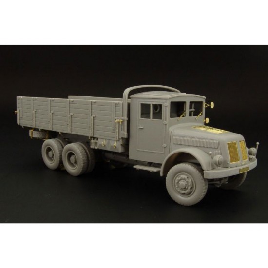 1/48 WWII German Tatra 111 Einheitsfahrerhaus Truck