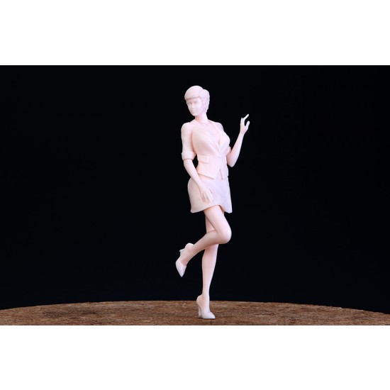 1/24 Show Girl with Photo-Etched Sunglass Frames - Standing (1 Resin Figure)