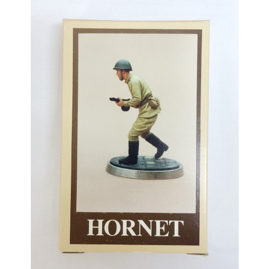 1/35 Soviet WWII Infantryman, Crouched (1 metal figure)