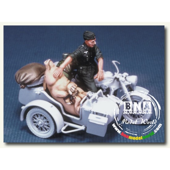 1/35 WWII German Motorcycle Rider with a Pig