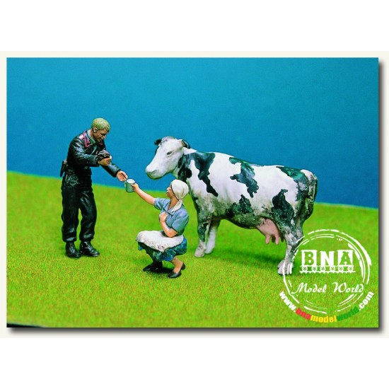 1/35 "Would You Like Some Milk?" (2 Figures and Cow)