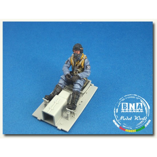 1/24 WWII Luftwaffe Messerschmitt Bf-109 Pilot #1