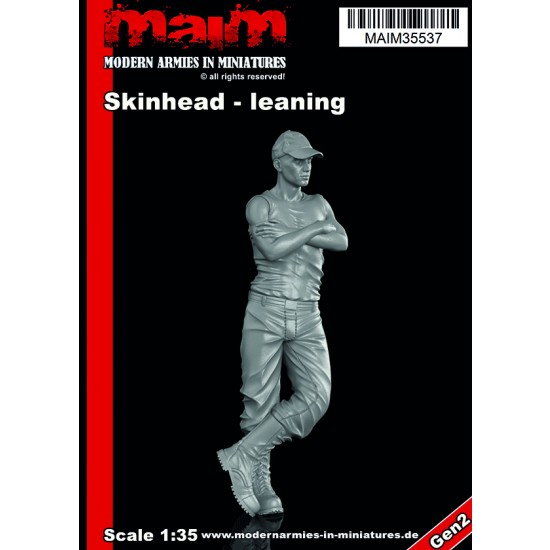 1/35 Skinhead with Cap Leaning
