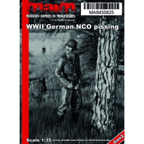 1/35 WWII German NCO Pissing
