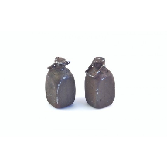 1/35 German Water Cans (10 liter, 2pcs)