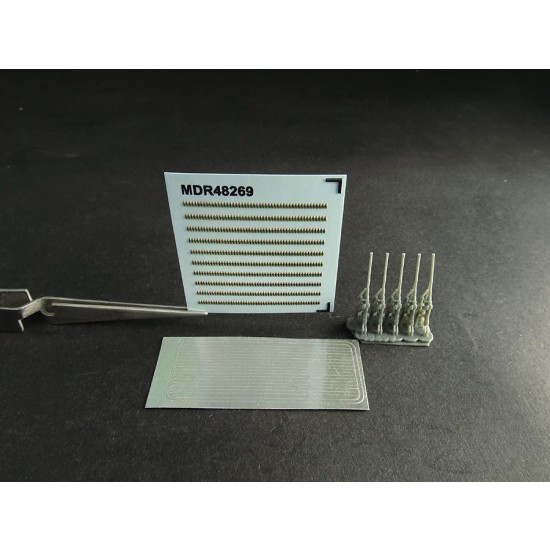 1/48 Mg 81 Machine Gun with Ammo Belts