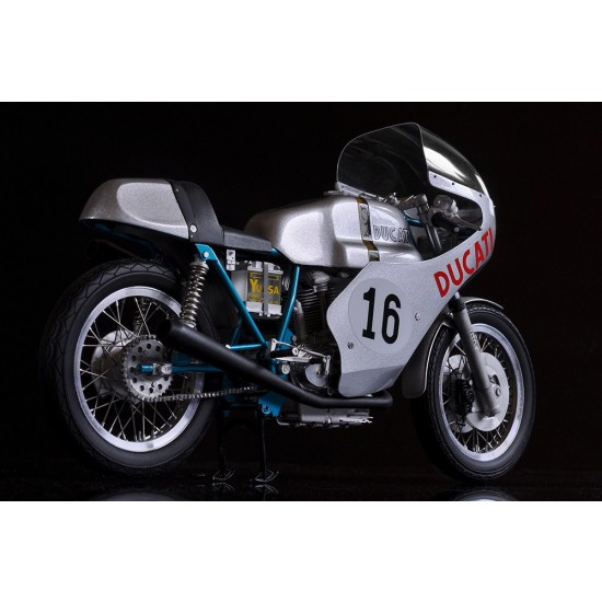 1/9 Ducati 750 Imola Racer 1972 Imola 200 mile Winner #16 Paul Smart/#9 Bruno Spaggiari