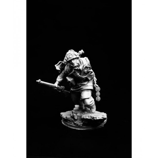 120mm WWII British Paratrooper with 2inch Mortar (1 figure w/diorama)