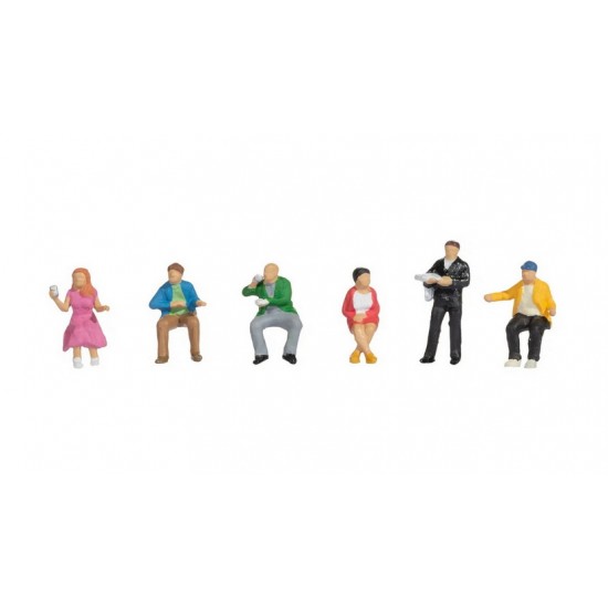 HO Scale In the Dining Car (6 coloured figures with accessories)