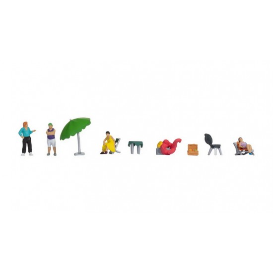 HO Scale Camping Trip (3 coloured figures with accessories)