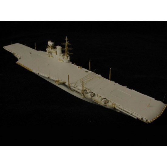 1/700 HMS Victorious R38 1966 (All 26 aircrafts included) (Complete Resin kit)
