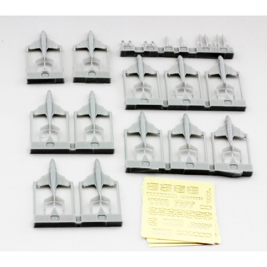 1/700 Grumman A-6,KA-6D & EA-6B Intruder (6+2+4pcs)