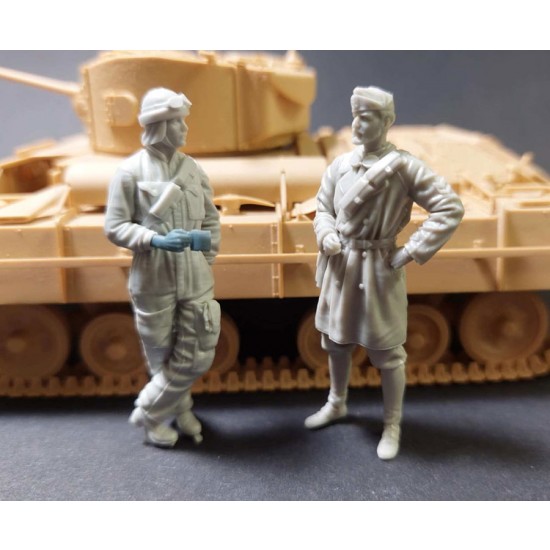 1/35 Italian Tankers Set (2 figures)