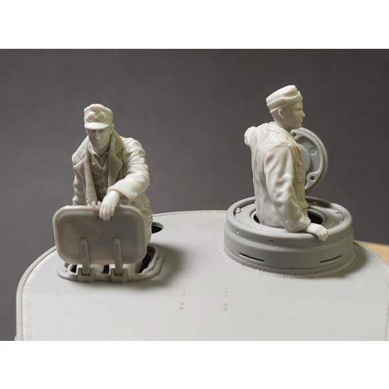 1/35 DAK ''Tiger'' Turret Set (2 figures)