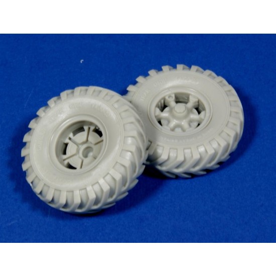 1/35 Road Wheels for SdKfz.9 "FAMO" (British Cross Country Tyres) (2pcs)
