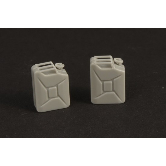 1/35 WWII German 20l Canisters (Late Pattern, 12pcs)
