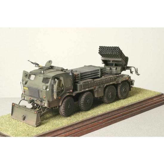 1/35 RM-70 Multiple Armoured Rocket Launcher on T-813 chassis