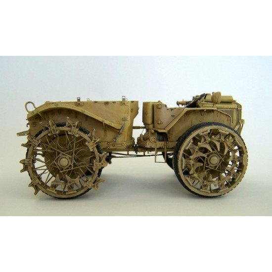 1/35 Gun Tractor Pavesi P4-100 Model 30A (Resin+PE+Decals)