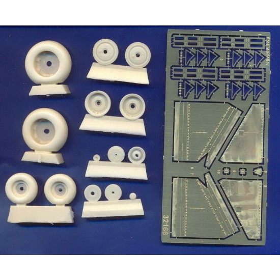 1/32 Mil Mi-8/17 Helicopter Wheels and Chocks for Trumpeter kits