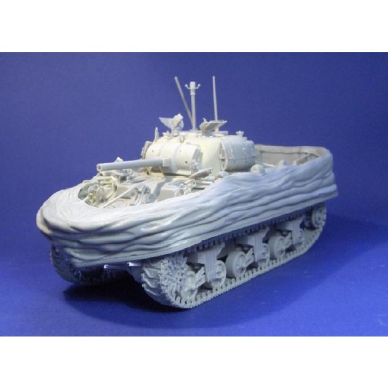 1/35 Sherman M4A4 DD with Lowered Screen (Full Resin kit)