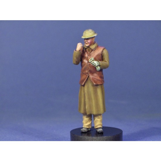 1/35 Corporal Cough Standing Hand in Pocket (1 figure)