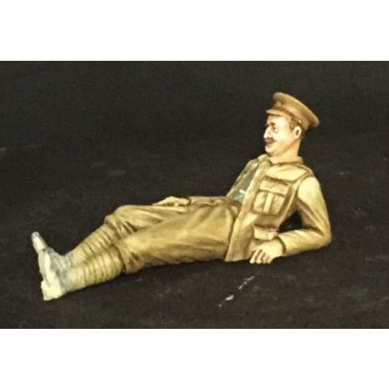 1/35 WWI Resting Soldier