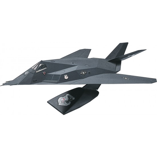 1/72 (Snap-Tite) Lockheed F-117 Nighthawk Stealth Fighter Desktop 
