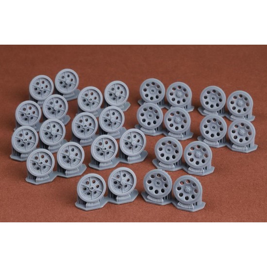1/35 SdKfz 251 Roadwheel set with Solid Hubs