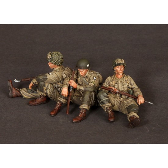 1/35 US Army Airbornes and Sgt. on Rest (3 figures)